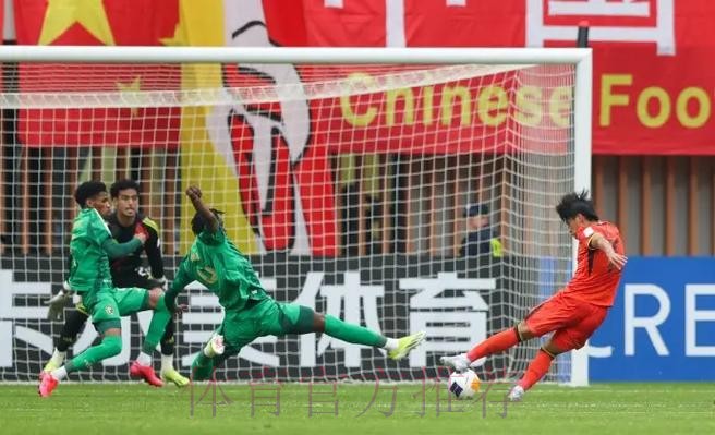 中卡战前发布会 国足众将团结一心期待改变